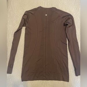 Lululemon, swiftly long sleeve, size 10, dark, red/brown color